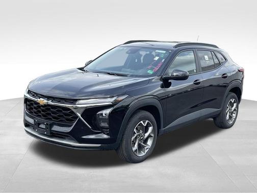 Mosaic Black Metallic 2025 Chevrolet Trax LT