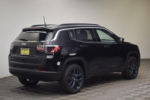 Diamond Black 2026 Jeep Compass Latitude