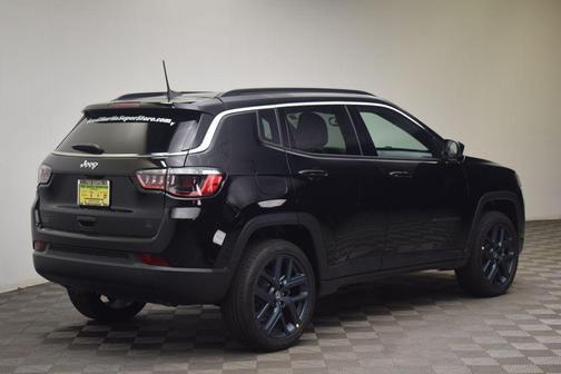 Diamond Black 2026 Jeep Compass Latitude