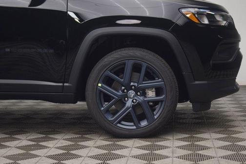 Diamond Black 2026 Jeep Compass Latitude