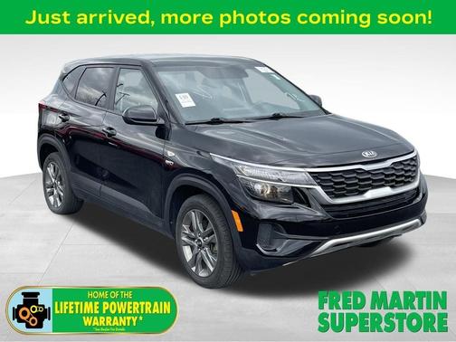 Cherry Black 2021 Kia Seltos LX