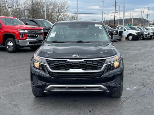 Cherry Black 2021 Kia Seltos LX