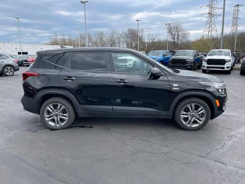 Cherry Black 2021 Kia Seltos LX