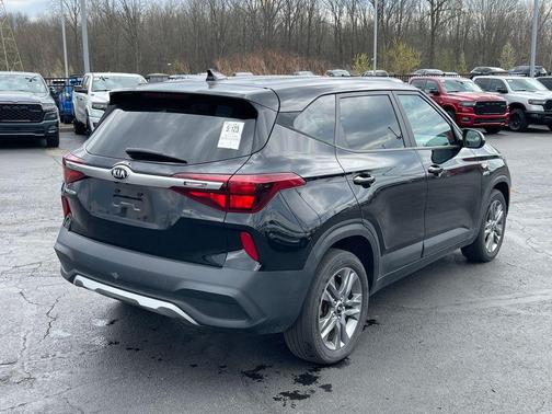 Cherry Black 2021 Kia Seltos LX