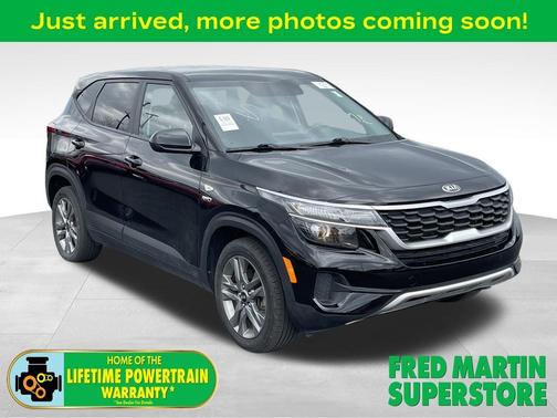 Cherry Black 2021 Kia Seltos LX