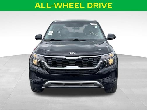 Cherry Black 2021 Kia Seltos LX