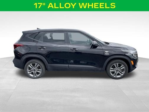 Cherry Black 2021 Kia Seltos LX
