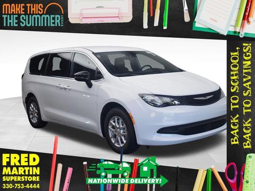 Bright White Clearcoat 2027 Chrysler Pacifica LX