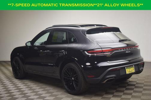 2022 Porsche Macan Base (PDK)