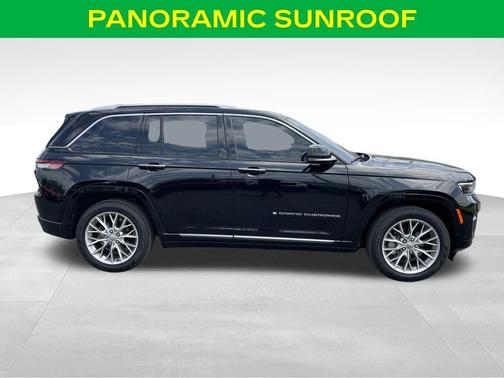 Diamond Black 2022 Jeep Grand Cherokee Summit