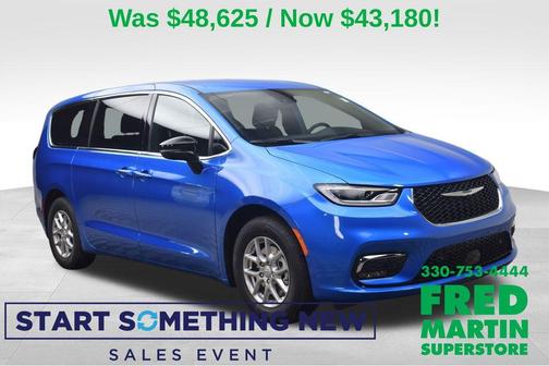 2026 Chrysler Pacifica Select