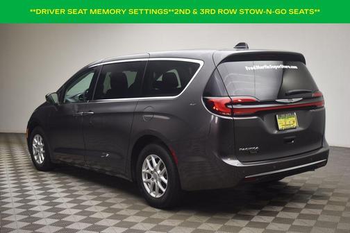 2023 Chrysler Pacifica Touring-L