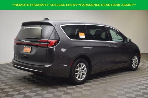 2023 Chrysler Pacifica Touring-L