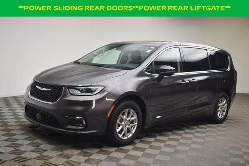 2023 Chrysler Pacifica Touring-L