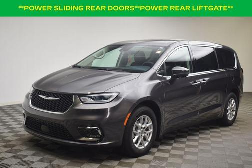 2023 Chrysler Pacifica Touring-L