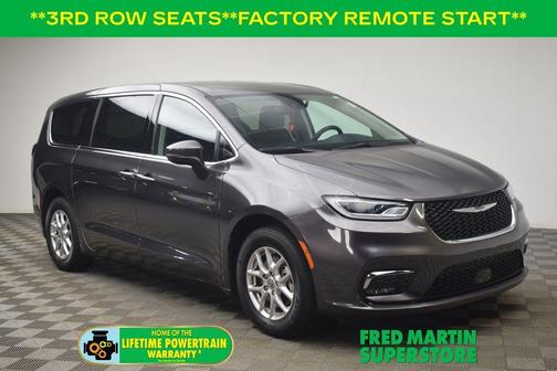 2023 Chrysler Pacifica Touring-L