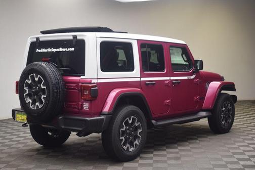 Tuscadero Pearlcoat 2026 Jeep Wrangler Sahara