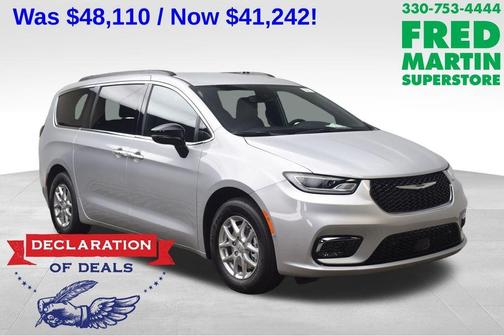 Silver Mist Clearcoat 2026 Chrysler Pacifica Select