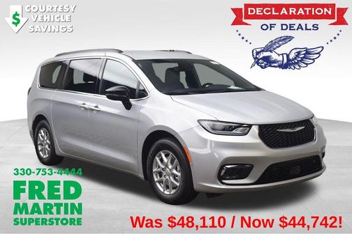 Silver Mist Clearcoat 2026 Chrysler Pacifica Select