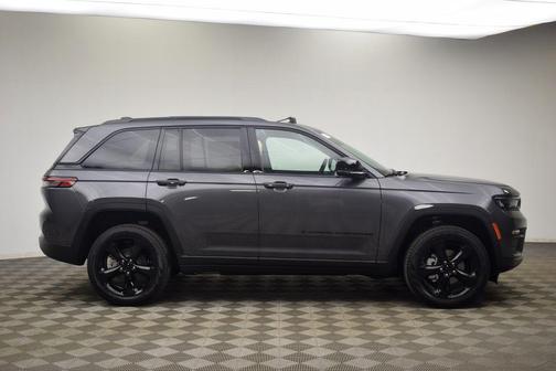 Metallic 2025 Jeep Grand Cherokee Limited