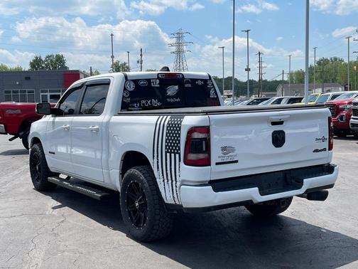 Bright White Clearcoat 2020 RAM 1500 Big Horn