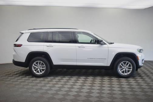 Bright White Clearcoat 2026 Jeep Grand Cherokee L Laredo