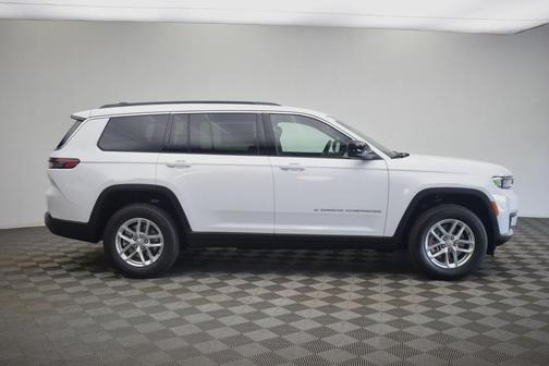 Bright White Clearcoat 2026 Jeep Grand Cherokee L Laredo