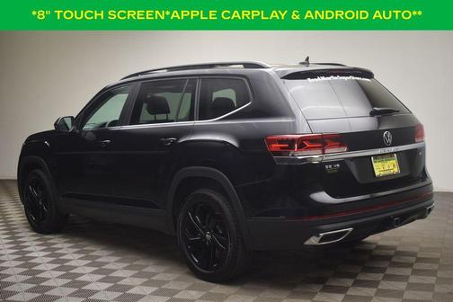 Deep Black Pearl Effect 2022 Volkswagen Atlas 3.6L SE w/Technology