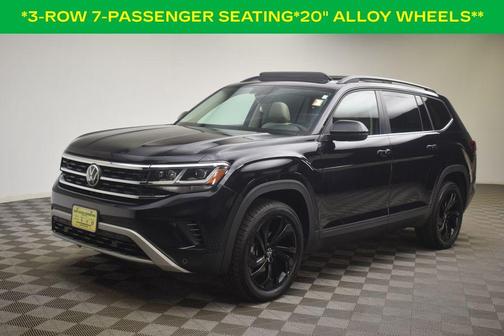 Deep Black Pearl Effect 2022 Volkswagen Atlas 3.6L SE w/Technology