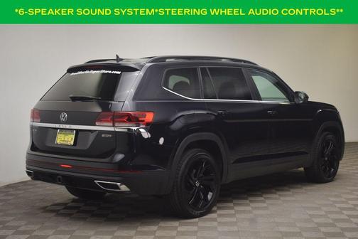 Deep Black Pearl Effect 2022 Volkswagen Atlas 3.6L SE w/Technology