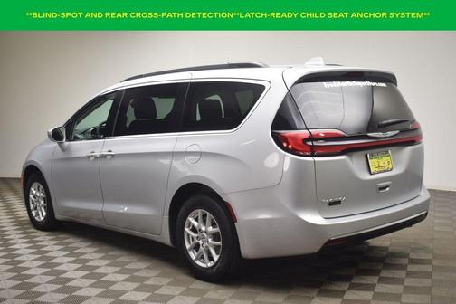 2022 Chrysler Pacifica Touring-L