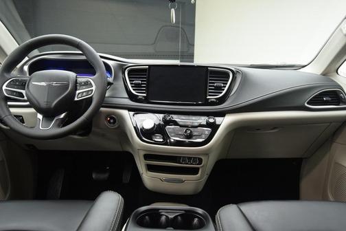 2023 Chrysler Pacifica Touring-L