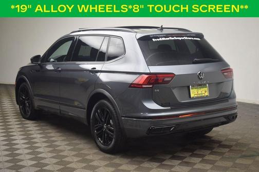Platinum Gray Metallic 2022 Volkswagen Tiguan 2.0T SE R-Line Black
