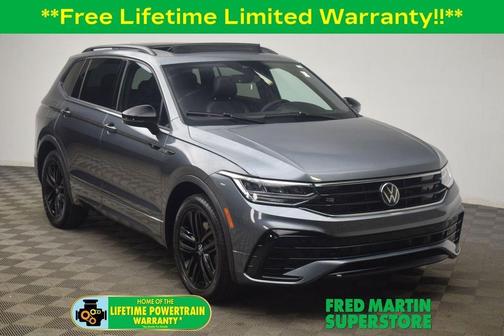 Platinum Gray Metallic 2022 Volkswagen Tiguan 2.0T SE R-Line Black