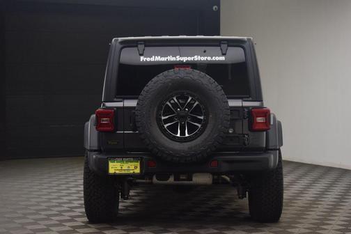 Granite Crystal Clearcoat Metallic 2026 Jeep Wrangler 392