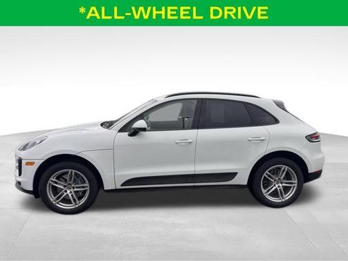 2021 Porsche Macan Base (PDK)