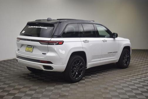 2025 Jeep Grand Cherokee Summit