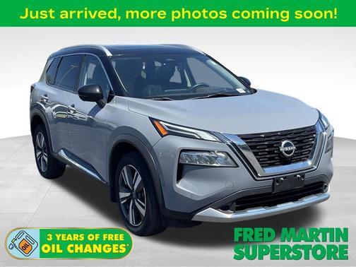 2 Tone Gray / Black Roof 2023 Nissan Rogue Platinum