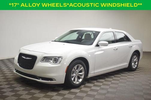 Bright White Clearcoat 2018 Chrysler 300 Touring