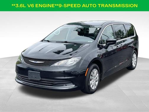 Brilliant Black Crystal Pearlcoat 2019 Chrysler Pacifica L