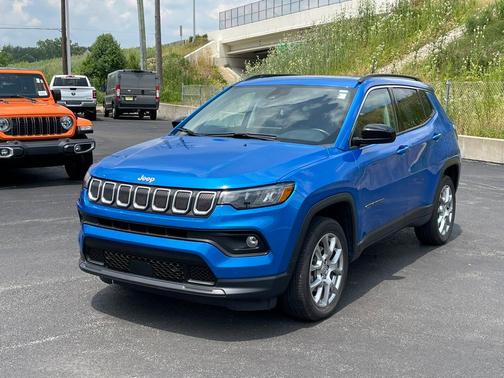2022 Jeep Compass Latitude Lux