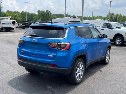 2022 Jeep Compass Latitude Lux