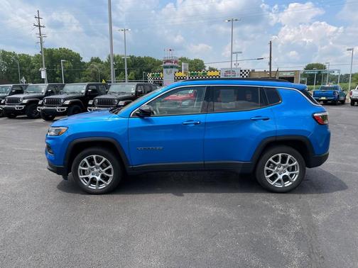 2022 Jeep Compass Latitude Lux