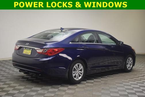 2012 Hyundai SONATA GLS