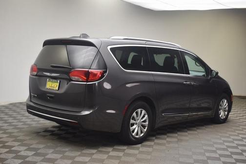2019 Chrysler Pacifica Touring-L