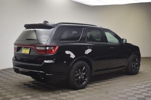 DB Black Crystal Clearcoat 2026 Dodge Durango GT Plus HEMI V8