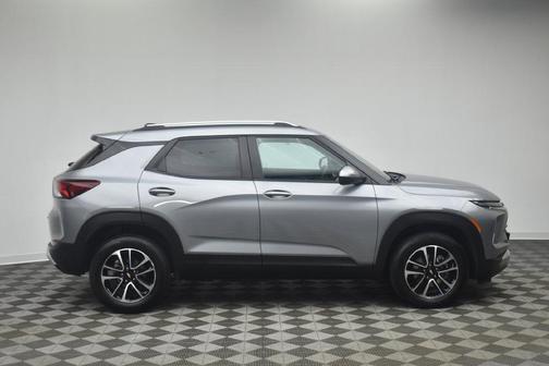 Sterling Gray Metallic 2025 Chevrolet Trailblazer LT
