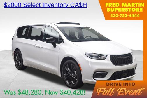 2026 Chrysler Pacifica Select
