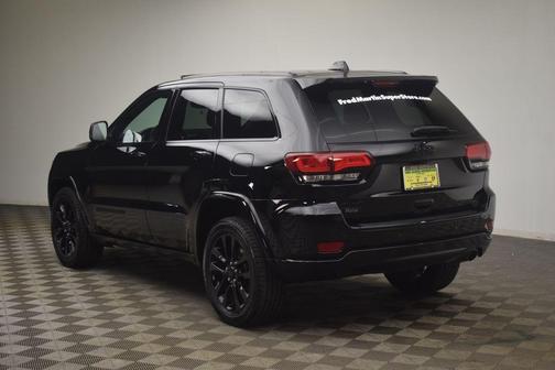 Diamond Black 2018 Jeep Grand Cherokee Altitude