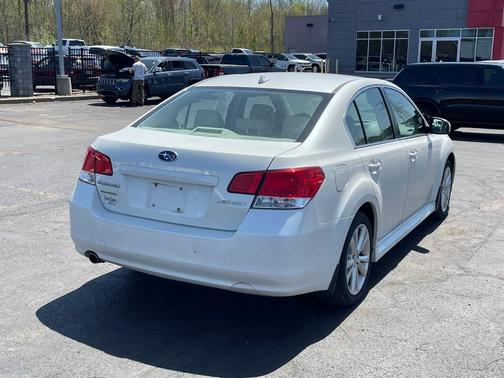 2014 Subaru Legacy 2.5i Premium